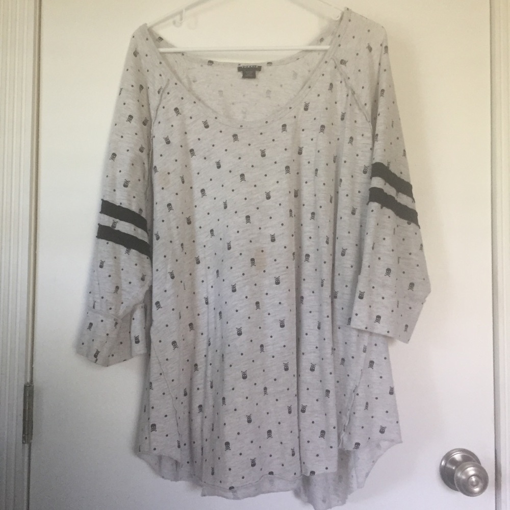 Torrid size 3 Skull 3/4 length top